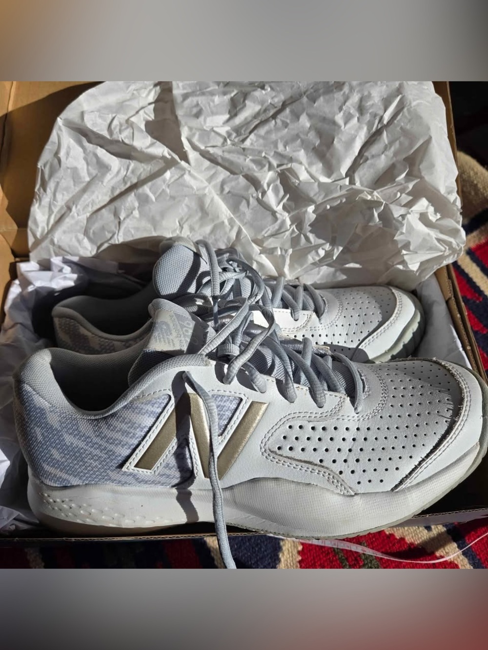 New Balance Womens 696v3 Hard Court Tennis Shoe in White/Rose Gold size 9.5